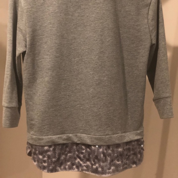 Sweatshirt w/BLING 💍 - Picture 5 of 6